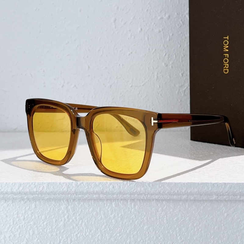 TOM FORD